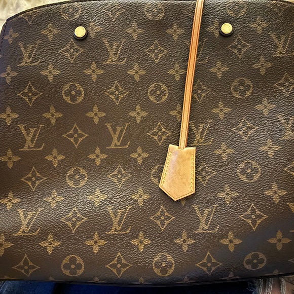 Louis Vuitton Montaigne GM - Picture 1 of 10